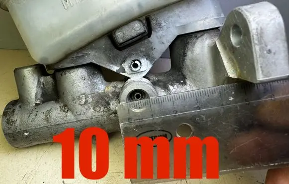 Subaru Legacy Master brake cylinder AG010 AG010518