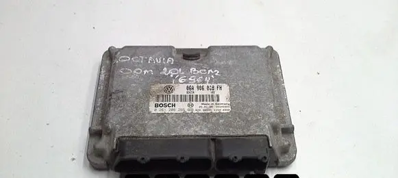 Skoda Octavia Mk1 (1U) Engine control unit/module 0261206266