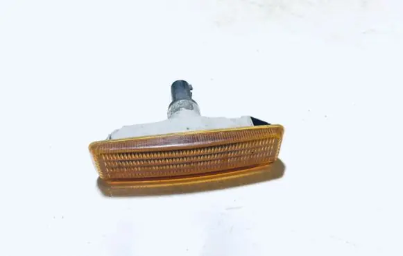BMW 5 E39 Front fender indicator light 8360589 8360205