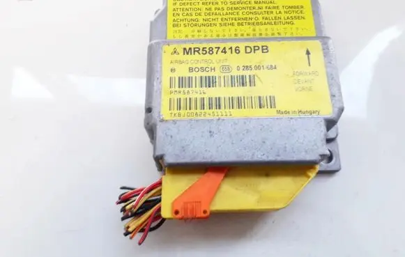 Mitsubishi Colt Airbag control unit/module mr587416 0285001684