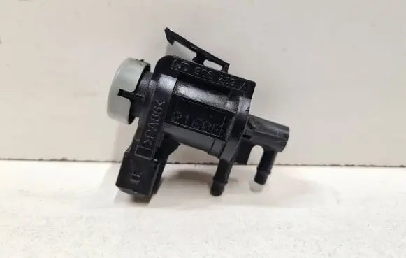 Audi A6 S6 C5 4B Turbo solenoid valve 1J0906283A