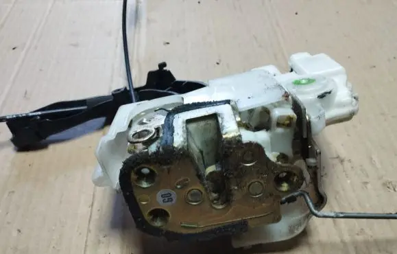Honda Accord Front door lock
