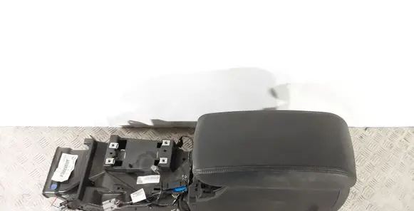 Jeep Grand Cherokee Center console
