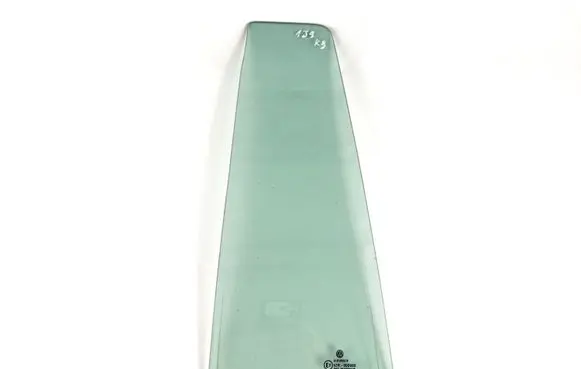 Volkswagen Golf IV Rear vent window glass 43R000980 DOT36AS2M129