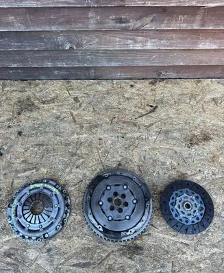 Dacia Sandero III Clutch set kit 302102441R
