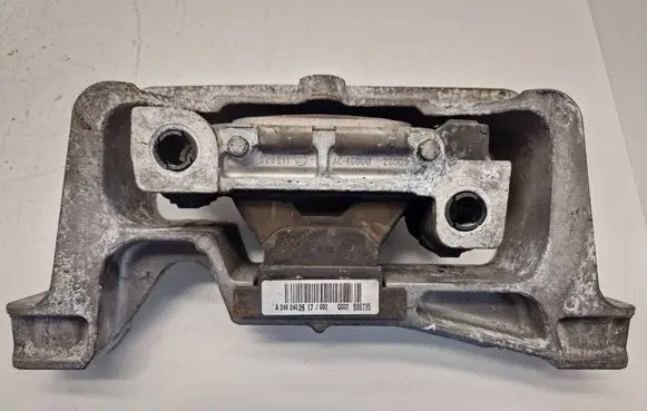 Mercedes-Benz B W246 W242 Engine mount bracket A2462402617 586735