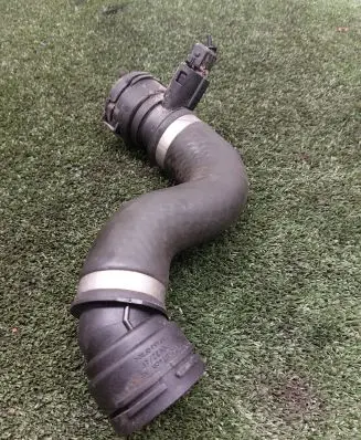 BMW 5 E60 E61 Engine coolant pipe/hose 7521778
