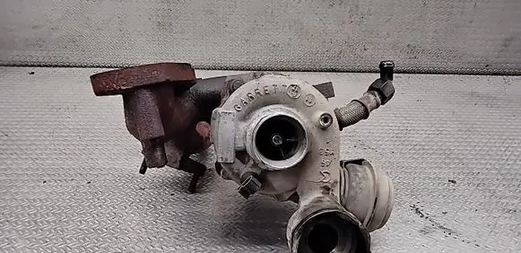 Volkswagen PASSAT B6 Turbo 03G253019A