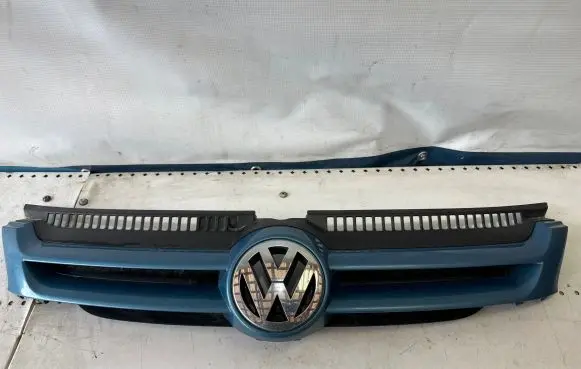 Volkswagen Golf Plus Front bumper upper radiator grill 5m0853653
