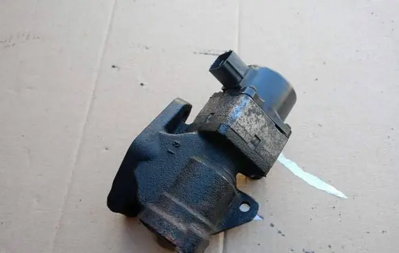 Nissan Almera N16 EGR valve 