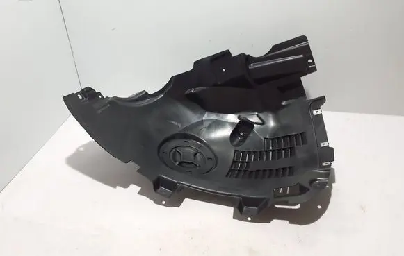 Front wheel arch liner splash guards