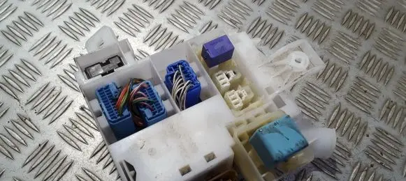 Toyota Corolla E120 E130 Fuse box set 6189 081125304k05