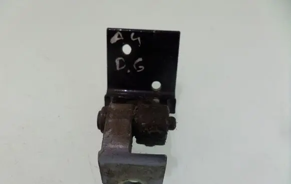 Audi A4 S4 B6 8E 8H Rear door lower hinge 8D083302