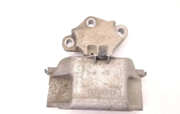 Engine mount bracket