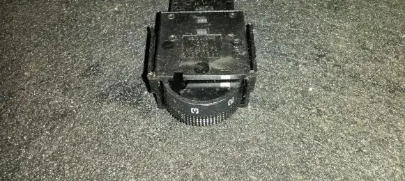 Volkswagen Golf III Headlight level height control switch 1h6941333 04050701