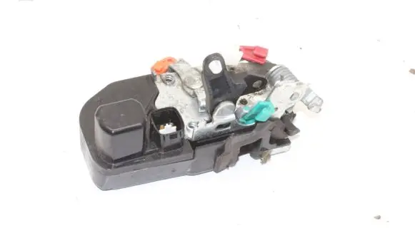 Chrysler 300 - 300C Coupe door lock (next to the handle) 