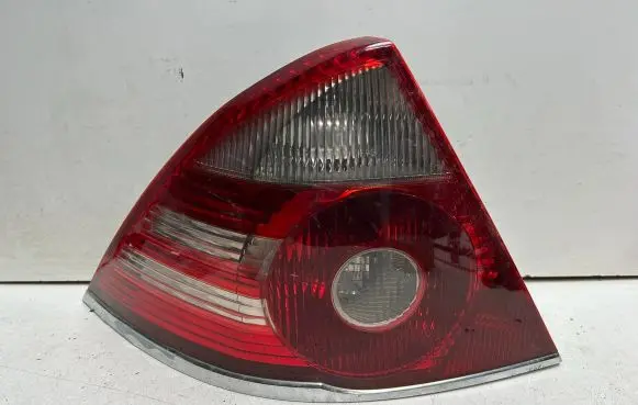 Ford Mondeo Mk III Rear/tail lights 1S7113405A 0374D 6S7113405A