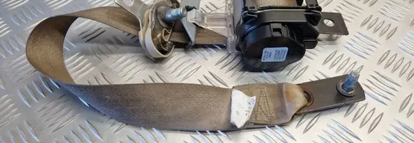 Ford Explorer Front seatbelt