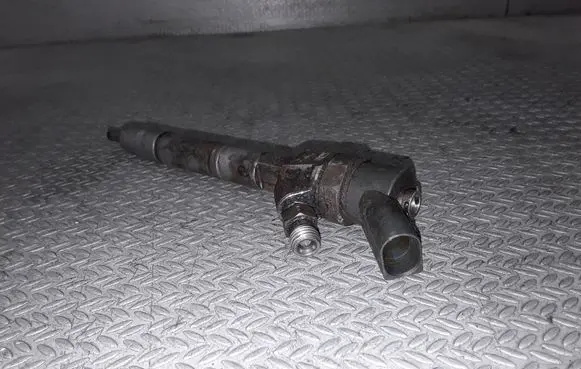 Mercedes-Benz A W168 Fuel injector 0445110015
