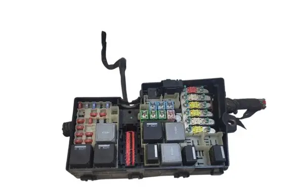 Ford Focus C-MAX Fuse module 6M5T14K733