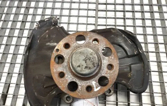 Mercedes-Benz C W204 Front wheel hub spindle knuckle
