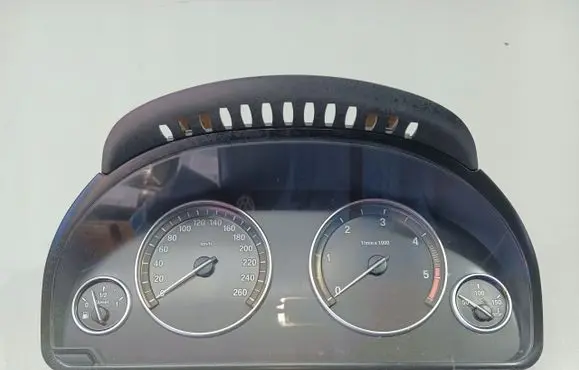 BMW 5 F10 F11 Speedometer (instrument cluster) 9265179