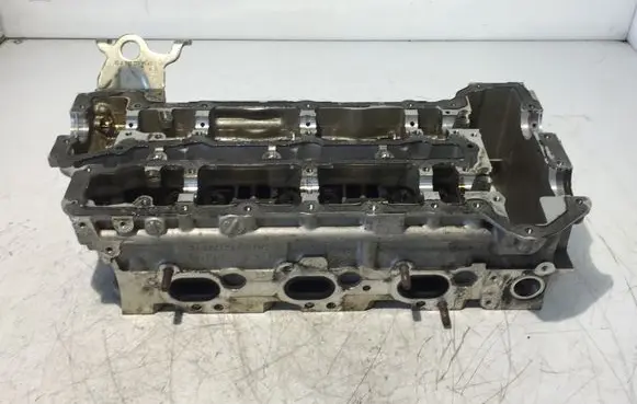 Mercedes-Benz Vito Viano W639 Engine head A6422240643 A6420100821