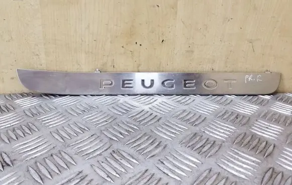 Peugeot 3008 I Front sill trim cover 9686484480