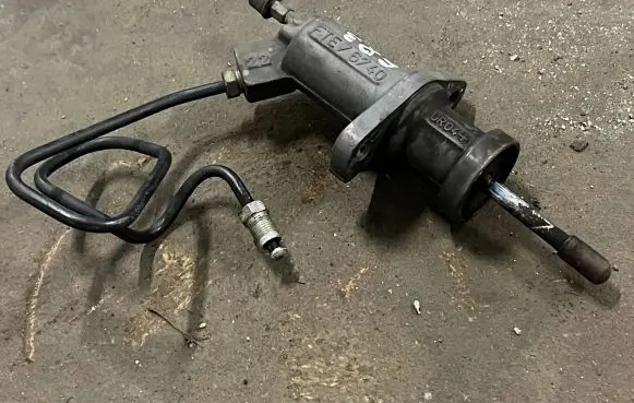 BMW X3 E83 Clutch slave cylinder FTE76740