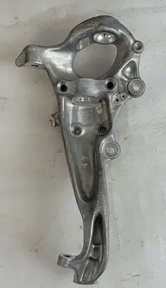 Mercedes-Benz C W206 Front wheel hub spindle knuckle 2060100