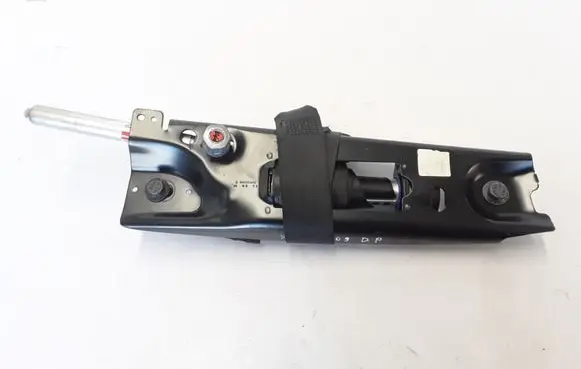 Volvo XC70 Front seatbelt 39865061