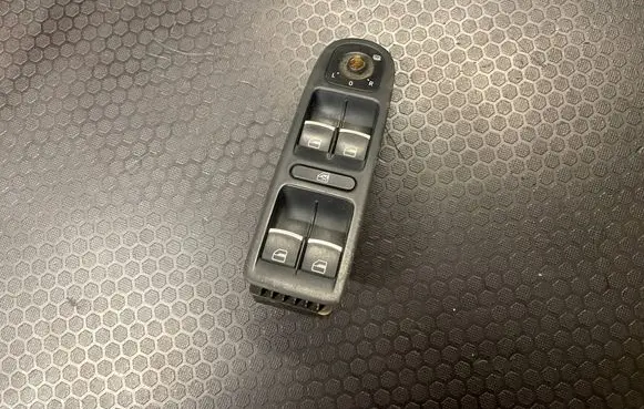 Volkswagen Golf VI Electric window control switch 5K0867255A 57531