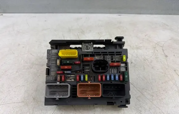Peugeot 3008 I Fuse box set 9675877980
