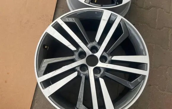 Audi Q5 SQ5 R20 alloy rim 