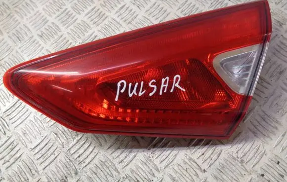 Nissan Pulsar Tailgate rear/tail lights 