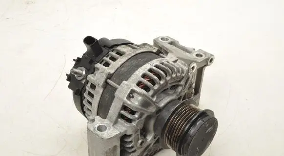 Volvo XC40 Generator/alternator 32279255