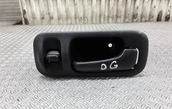 Honda CR-V Rear door interior handle