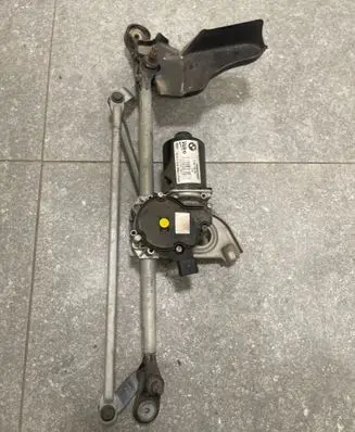 BMW 4 F32 F33 Front wiper linkage and motor W000026097 7267503 462000260977