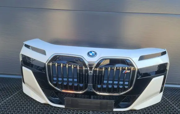 BMW 7 G70 Front bumper