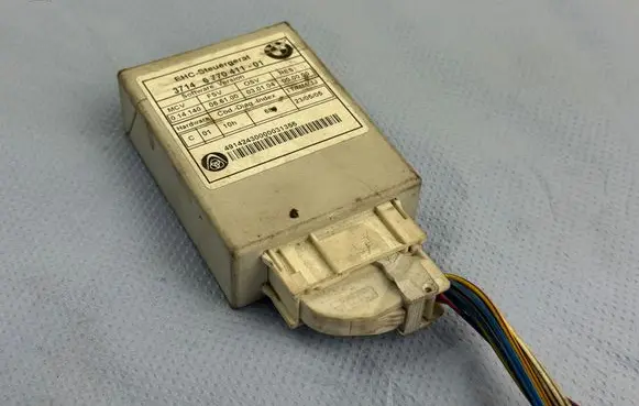 BMW 5 E60 E61 Suspension control unit/module 6770411 37146770411 677041101