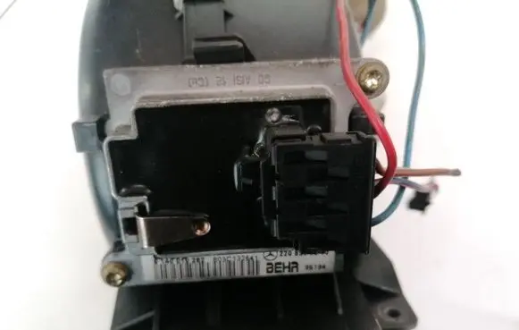 Mercedes-Benz C W203 Heater blower motor/fan resistor 2208209210 9140010282