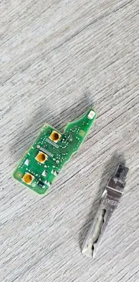 Skoda Octavia Mk2 (1Z) Ignition key/card 