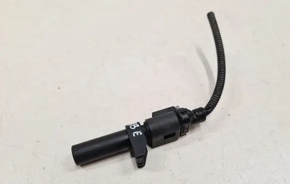 Mercedes-Benz E W211 Crankshaft position sensor 6PU00911085 2707011 A0525433926