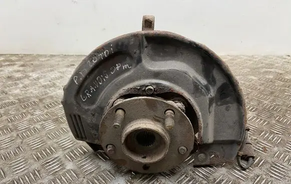 Mitsubishi Grandis Front wheel hub
