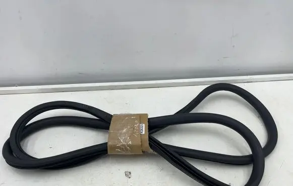 Audi A8 S8 D3 4E Front door rubber seal 4E0831721F