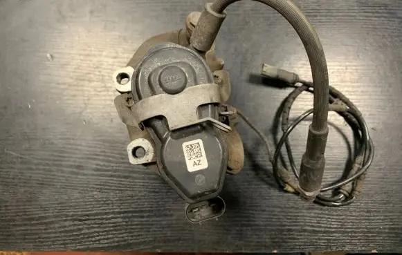 Nissan Qashqai Rear brake caliper