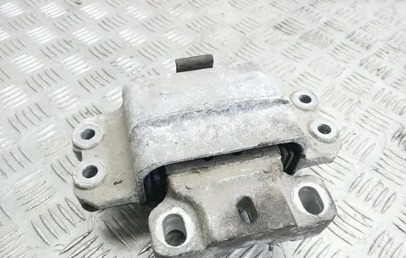 Seat Altea Engine mount bracket