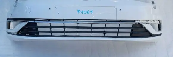 Volkswagen Golf VII Front bumper