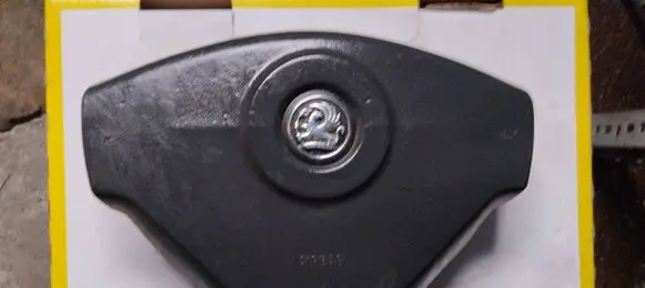Opel Vivaro Steering wheel airbag 8200136334