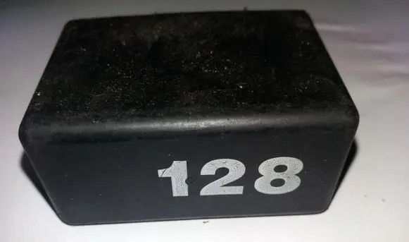 Audi A6 S6 C4 4A Other relay 7MO941597